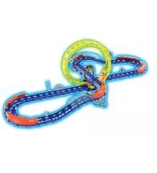 Tor wyscigowy ze świecącą w nocy pętlą 360 stopni z samochodzikiem