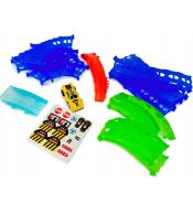 Tor wyscigowy ze świecącą w nocy pętlą 360 stopni z samochodzikiem