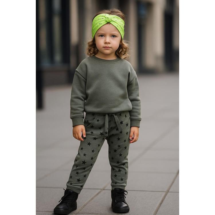 Szare legginsy dziecięce Minoti w czarne gwiazdki, fason baggy z obniżonym krokiem, rozmiar 98/104